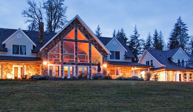 Waterfront Suite With Kitchen On 12-acre Hobbyfarm; B&B Rooms Avail, Too. in Union Bay