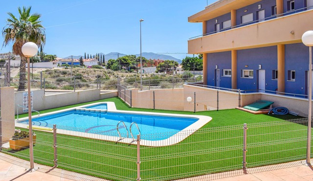 Welcome to this lovely vacation apartment, just a few steps from the beach.