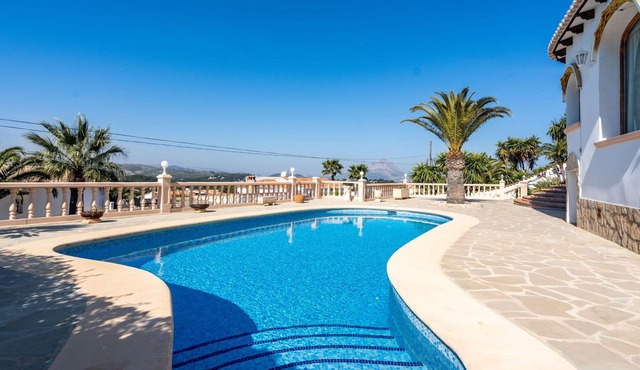 Wonderful private villa for 6 people with A/C, WIFI, private pool, TV, patio and parking