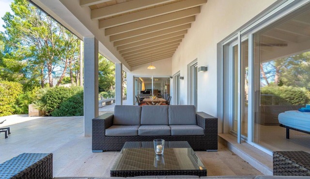 Wonderful villa for 8 people with private pool, WIFI, A/C, TV, patio and parking