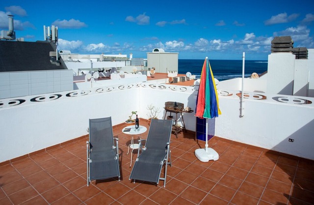 Penthouse on the beach &terrace By CanariasGetaway