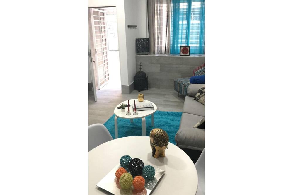 Los Tilos Apartment | Holiday Apartment "B Estación De Tren" with Wi-Fi