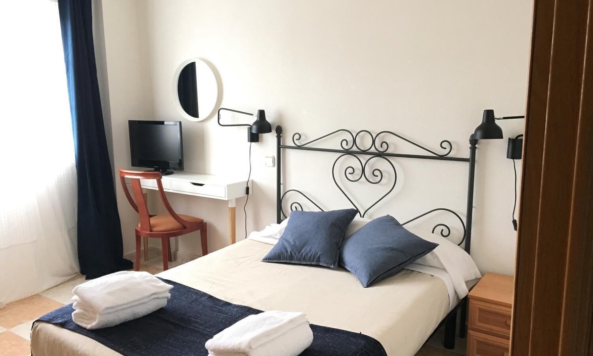 Villanueva de la Canada Hotel | Hotel El Ancla