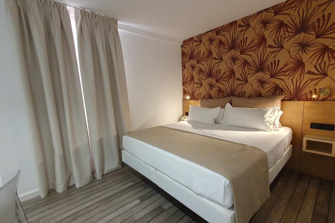 Centro Comercial Hotel | La Boutique Puerta Osario