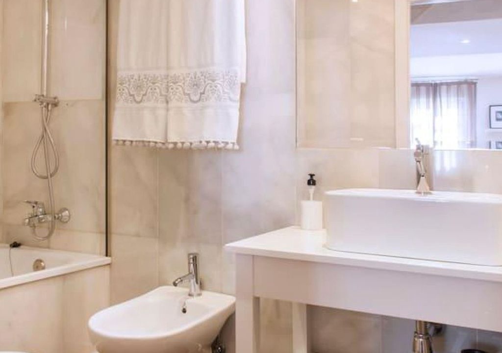 Photo of Bathroom in Doctor Barraquer-Grupo Renfe-Policlinico