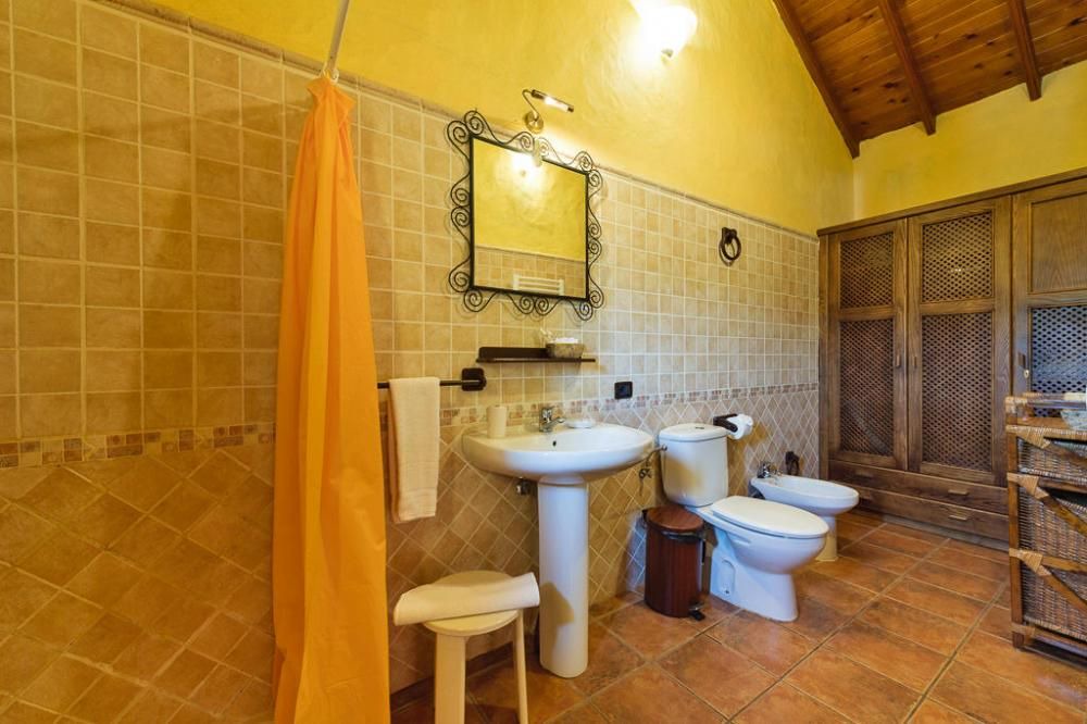 Photo of Bathroom in Barranco del Pinar