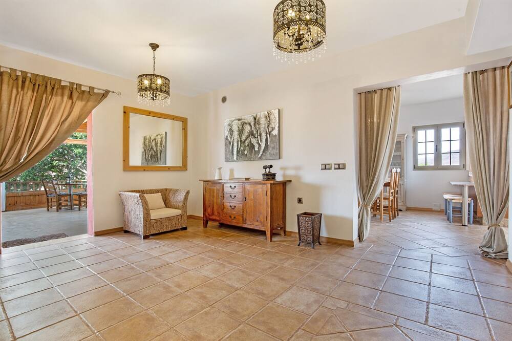 Photo of Livingroom in Tetir