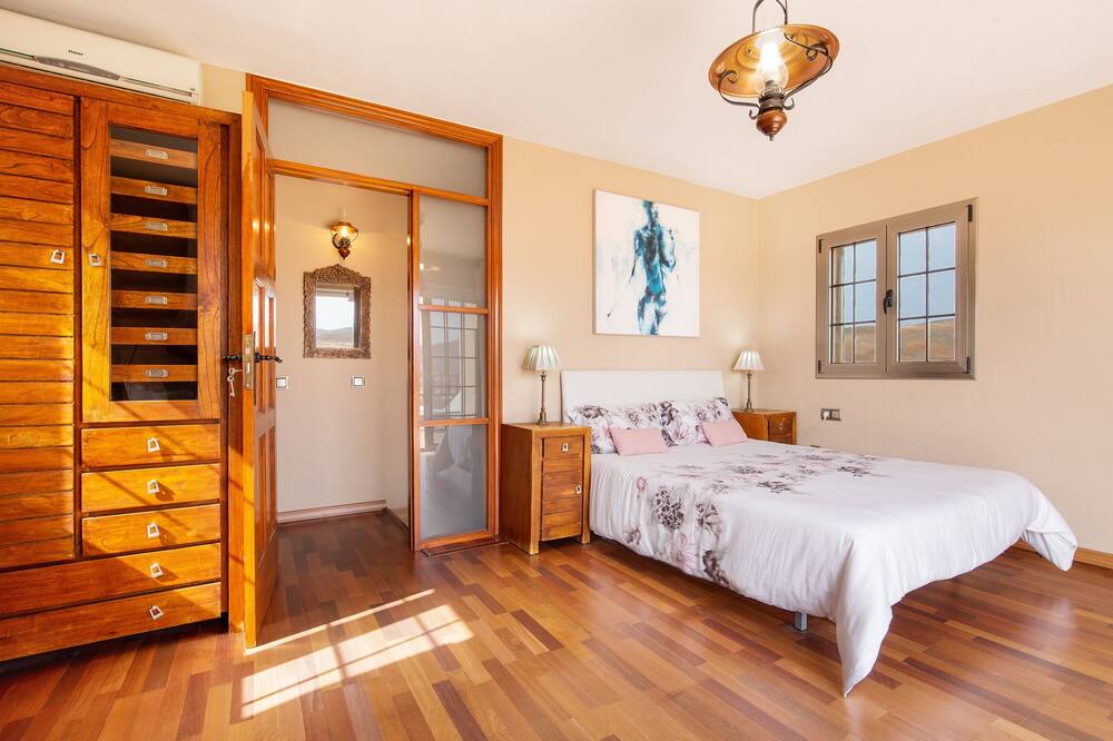 Photo of Bedroom in Tetir