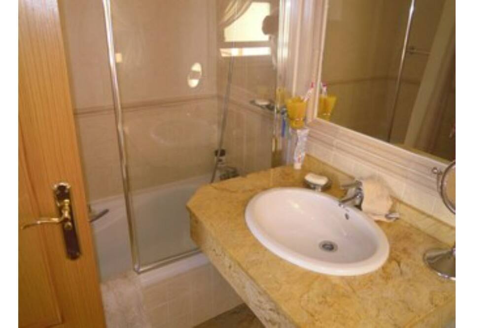 Photo of Bathroom in Vera