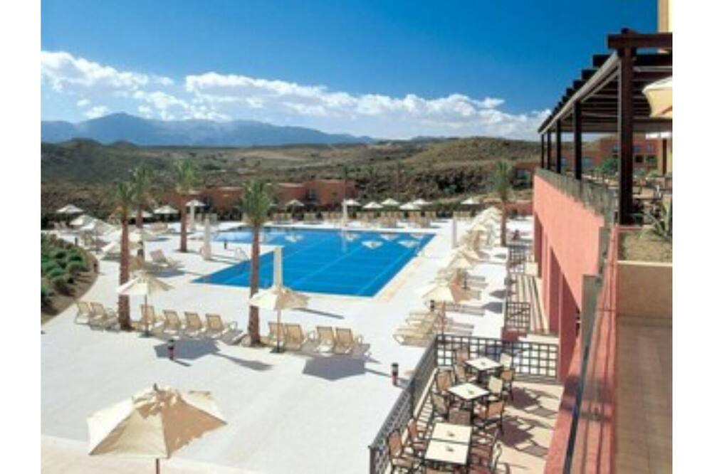 Photo of Outdoor in Vera