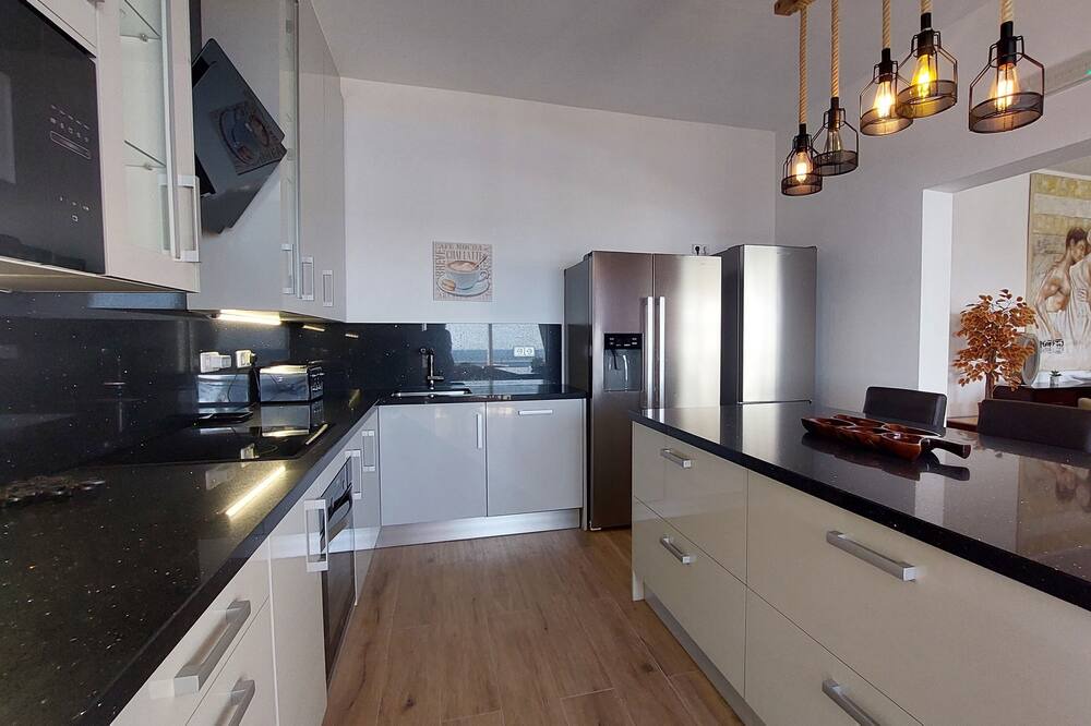 Photo of Kitchen in Vista de los Angeles-Rumina