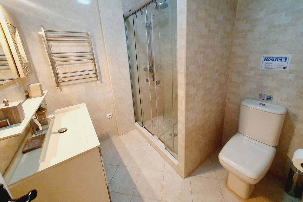 Photo of Bathroom in Vista de los Angeles-Rumina