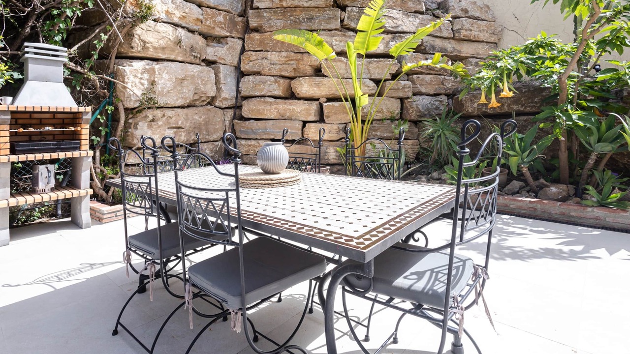 Photo of Outdoor in Istan