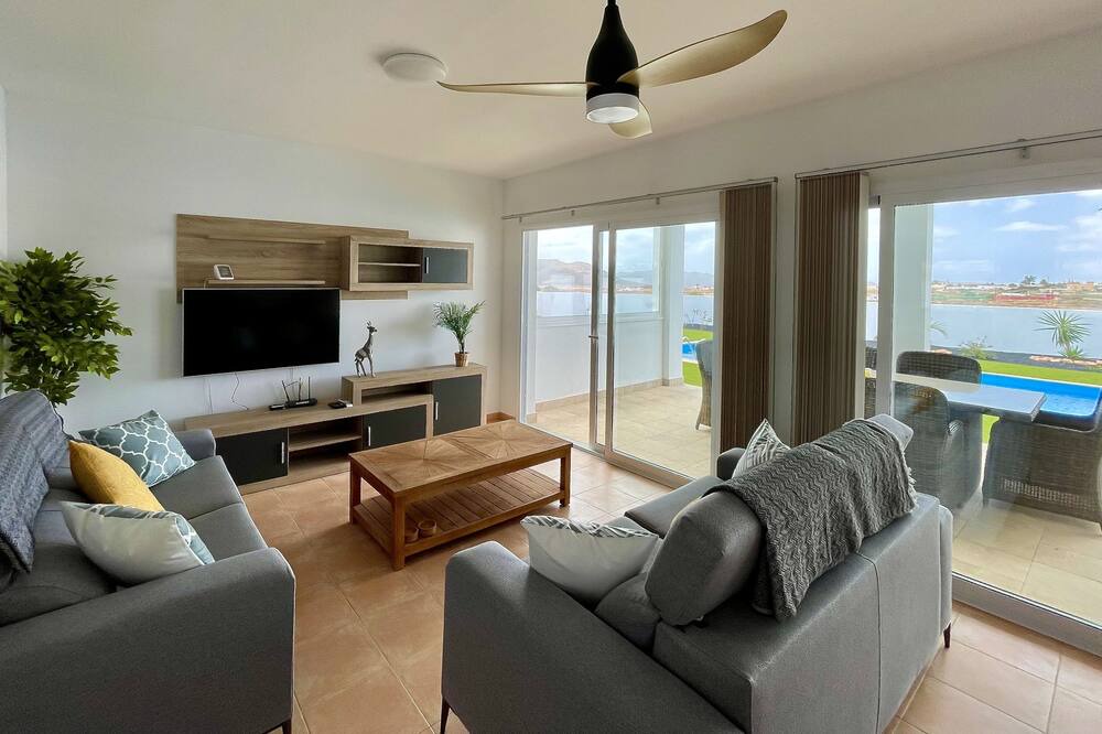 Photo of Livingroom in Triquivijate