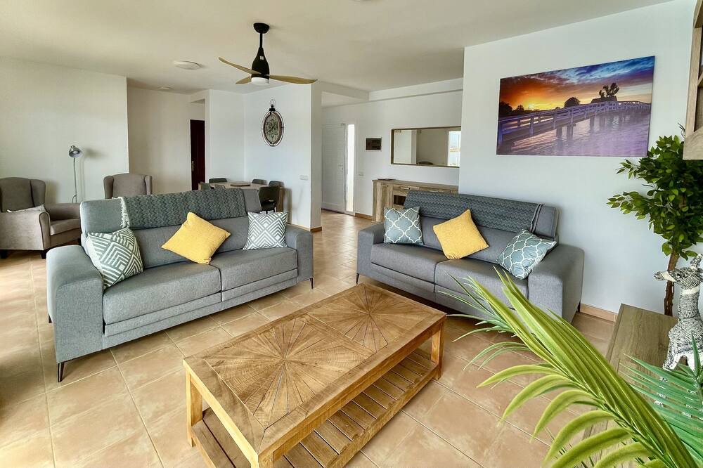 Photo of Livingroom in Triquivijate