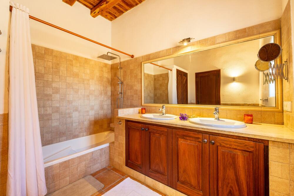 Photo of Bathroom in Sant Josep de sa Talaia