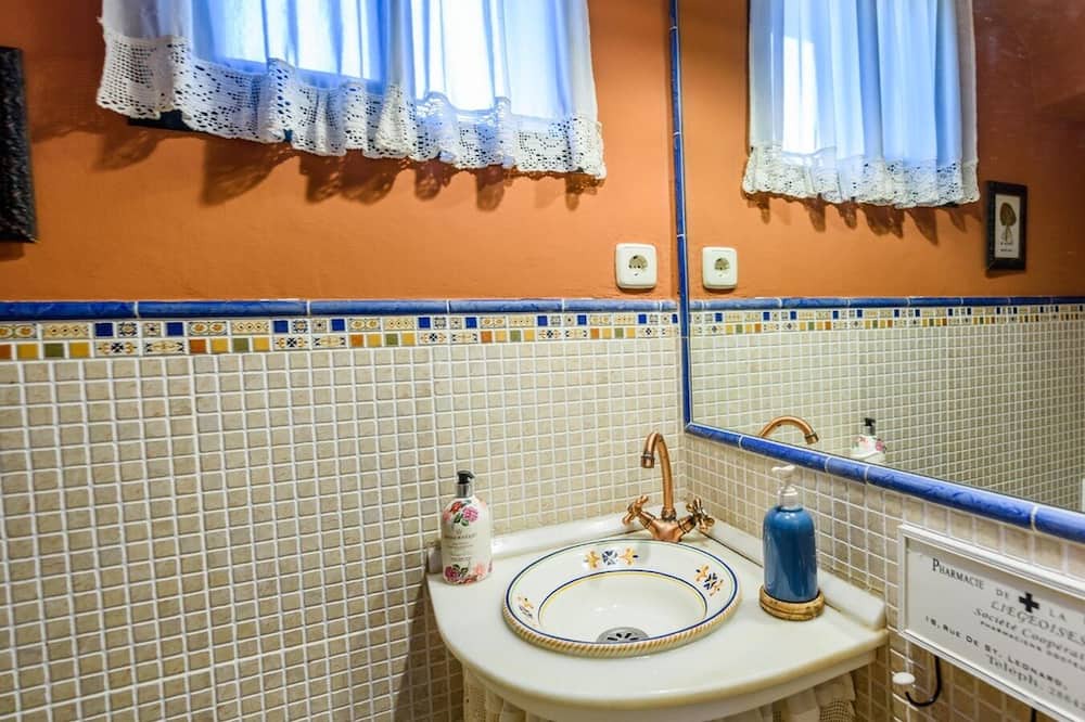 Photo of Bathroom in Las Jaras