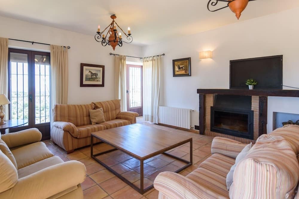 Photo of Livingroom in Constantina