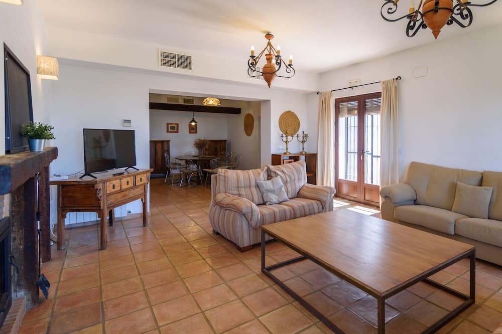 Photo of Livingroom in Constantina