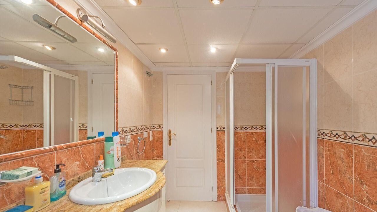 Photo of Bathroom in Benferri