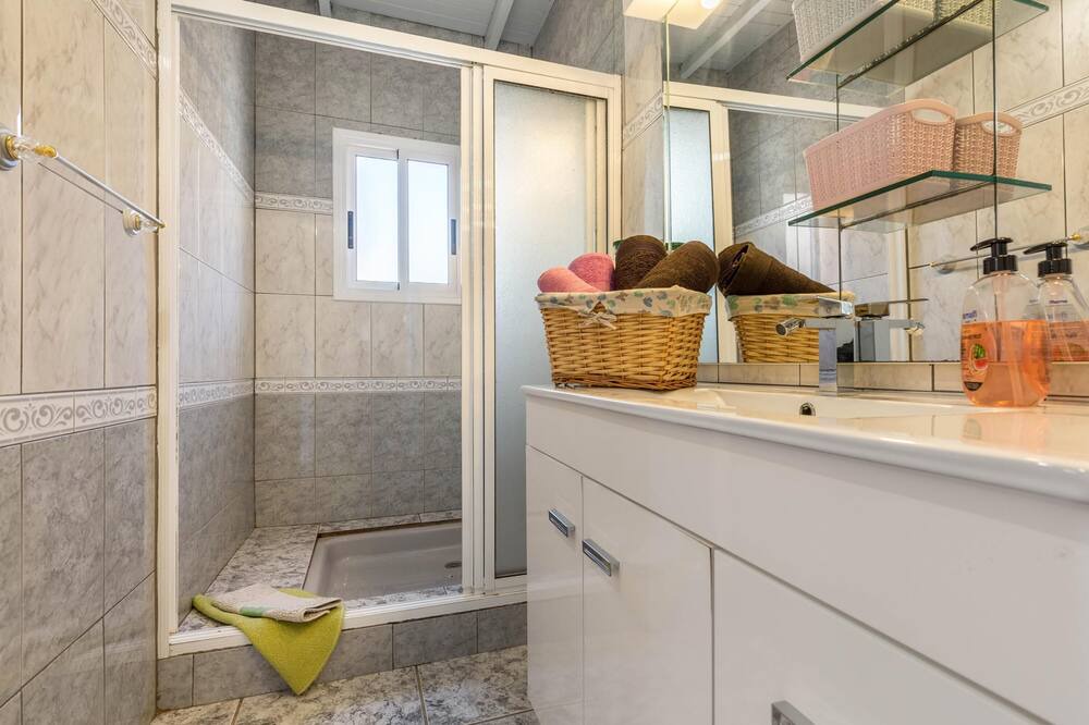 Photo of Bathroom in Guisguey