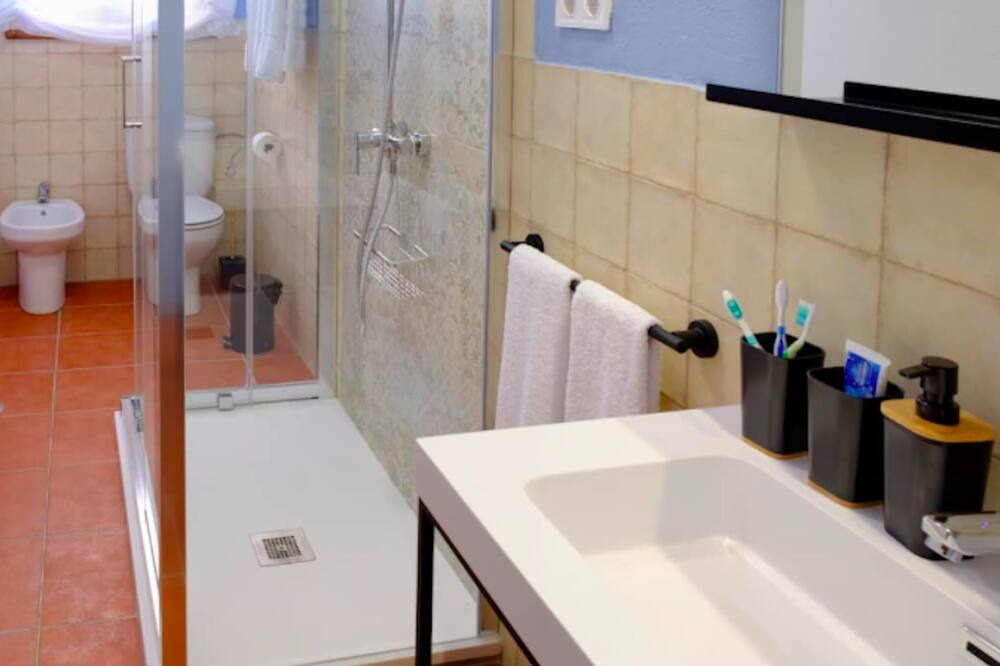 Photo of Bathroom in Alozaina