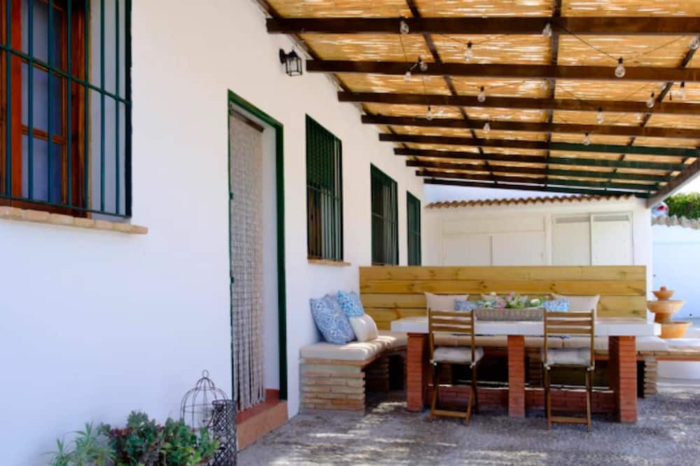 Photo of Patio Balcony in Alozaina