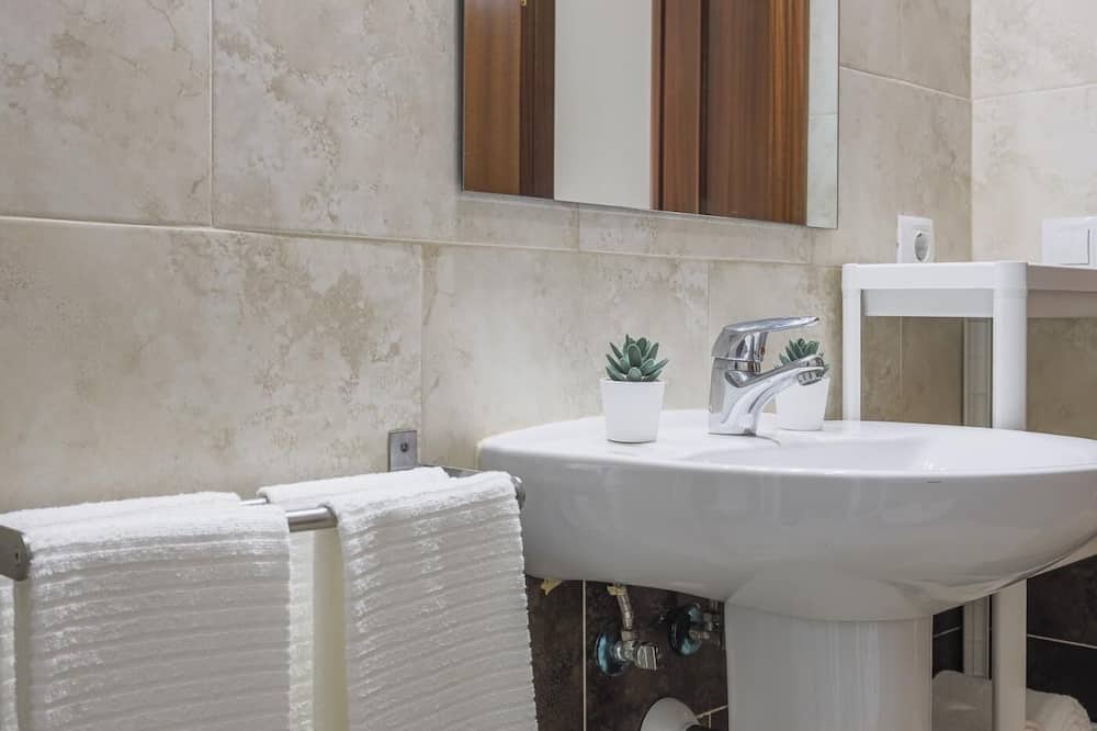Photo of Bathroom in Alcala Del Rio