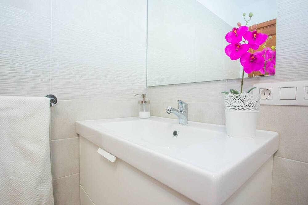 Photo of Bathroom in Yuco