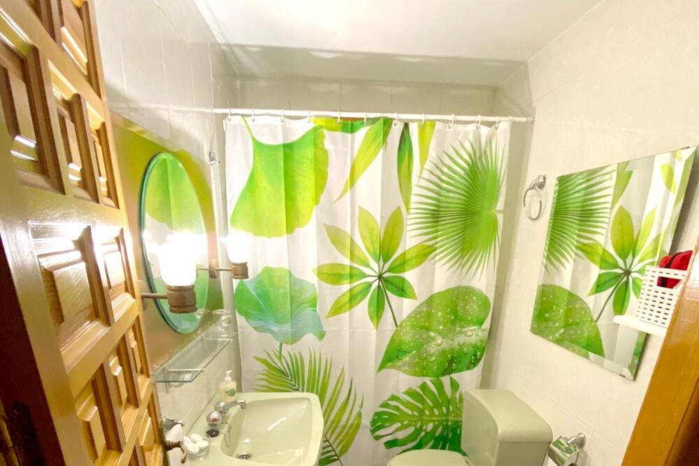 Photo of Bathroom in La Trinidad-San Juan y Todos los Santos