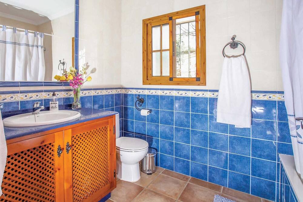 Photo of Bathroom in Frigiliana
