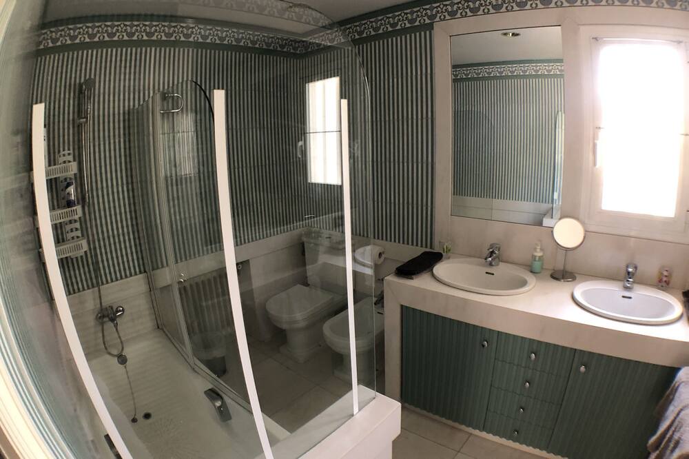 Photo of Bathroom in Elche