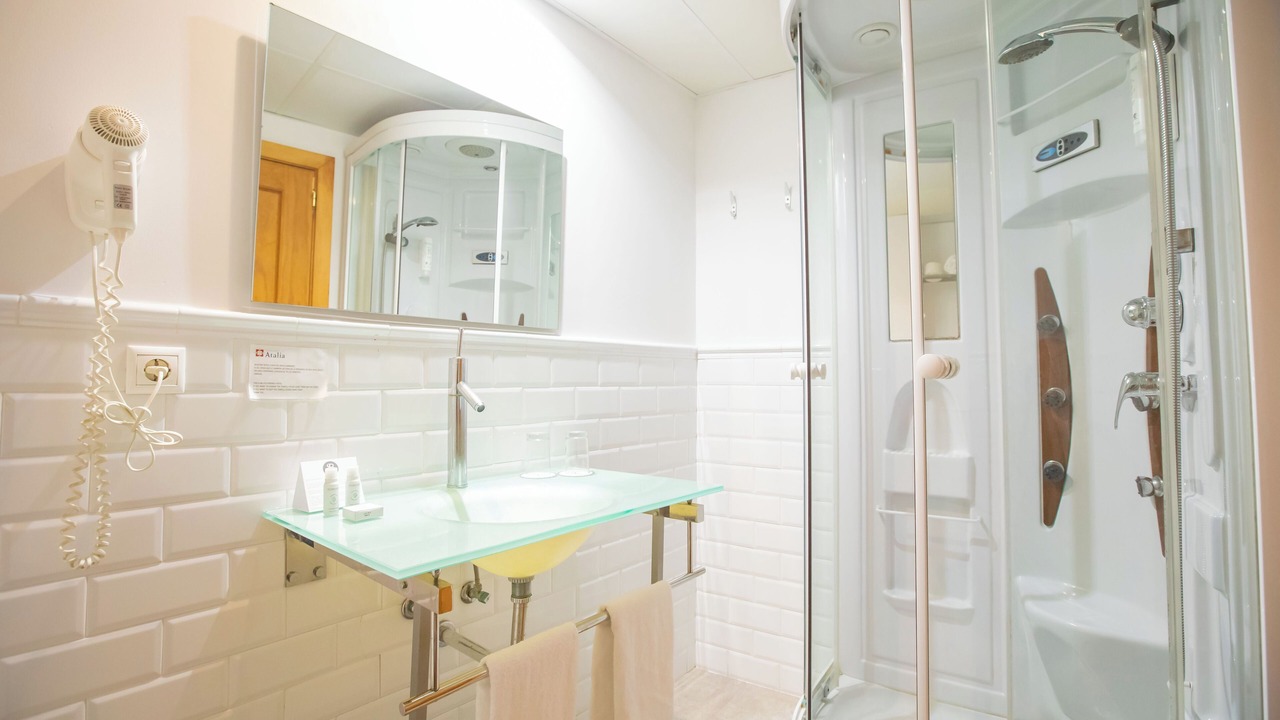 Photo of Bathroom in La Trinidad-San Juan y Todos los Santos
