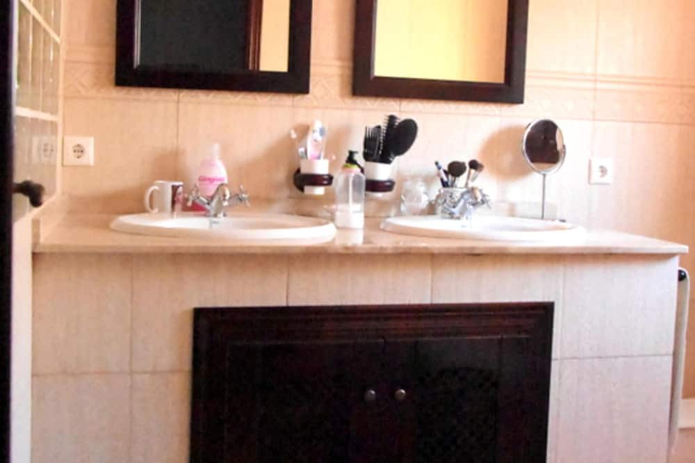 Photo of Bathroom in Penaflor