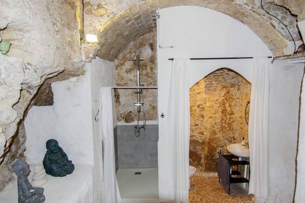 Photo of Bathroom in Planes