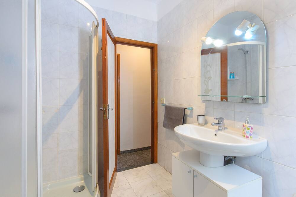 Photo of Bathroom in Arrecife