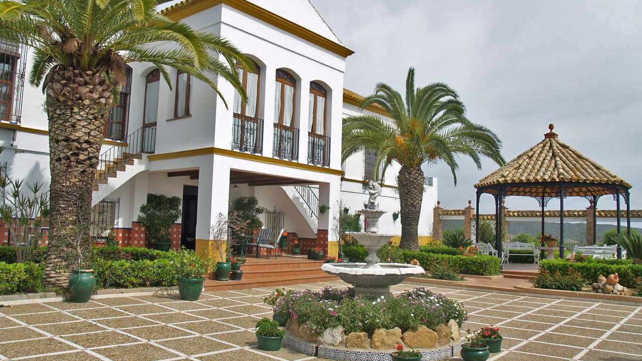 Photo of Outdoor in Lora Del Rio