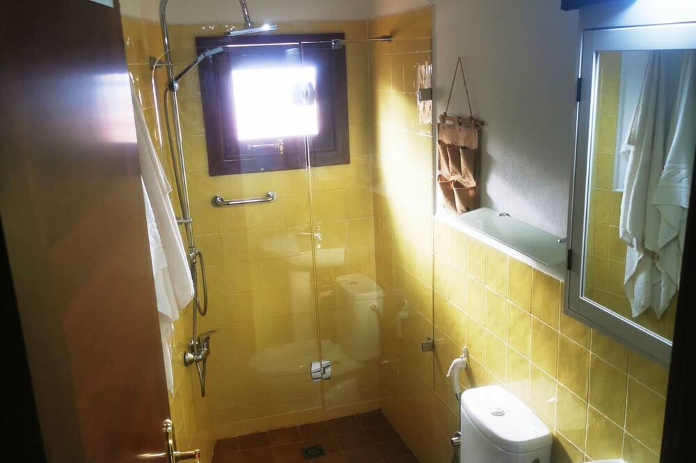 Photo of Bathroom in Triquivijate