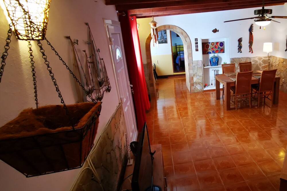 Photo of Livingroom in Triquivijate