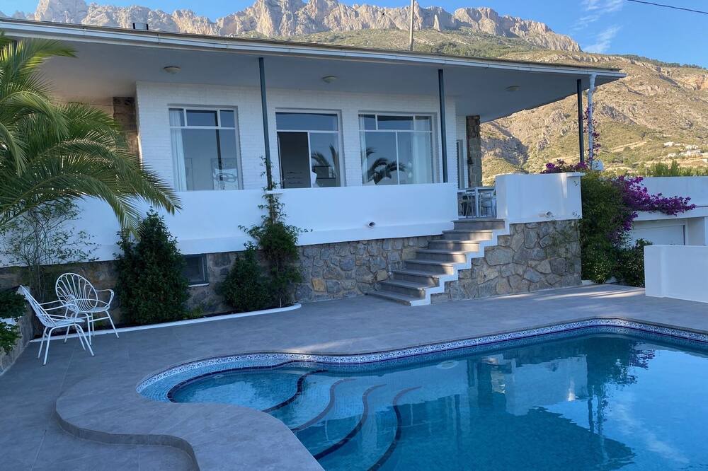Photo of Outdoor in Bernia
