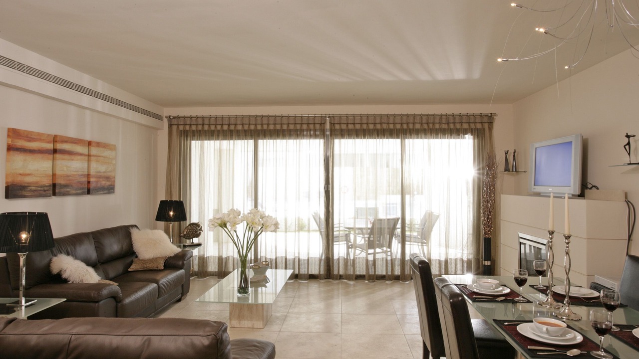 Photo of Livingroom in New Golden Mile