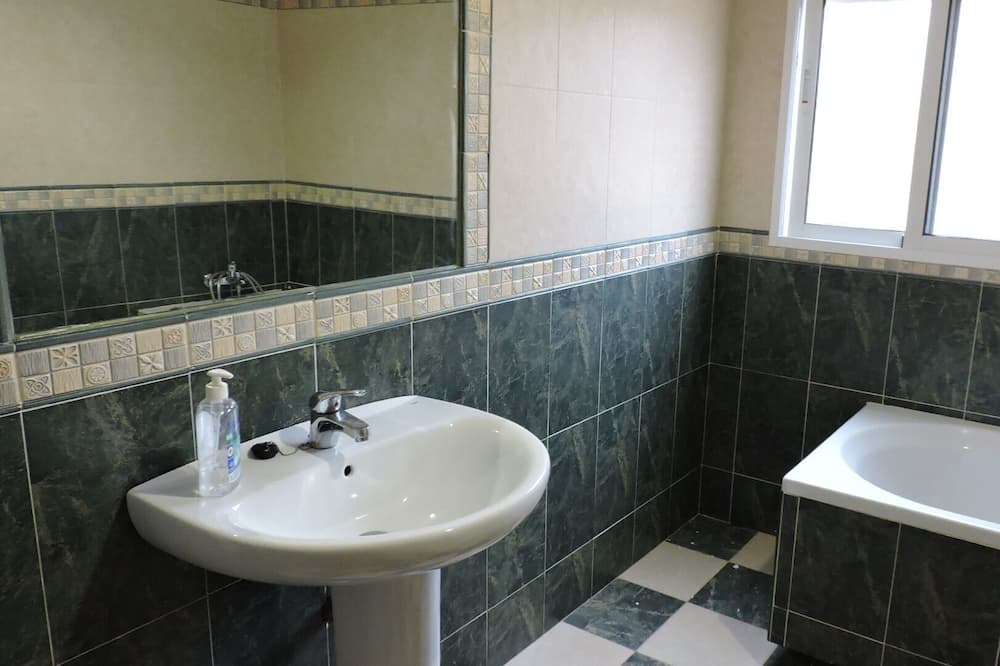 Photo of Bathroom in Onil