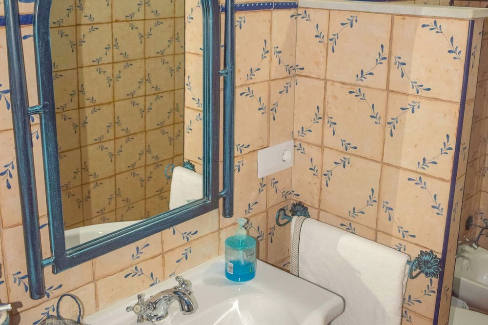 Photo of Bathroom in Penaflor