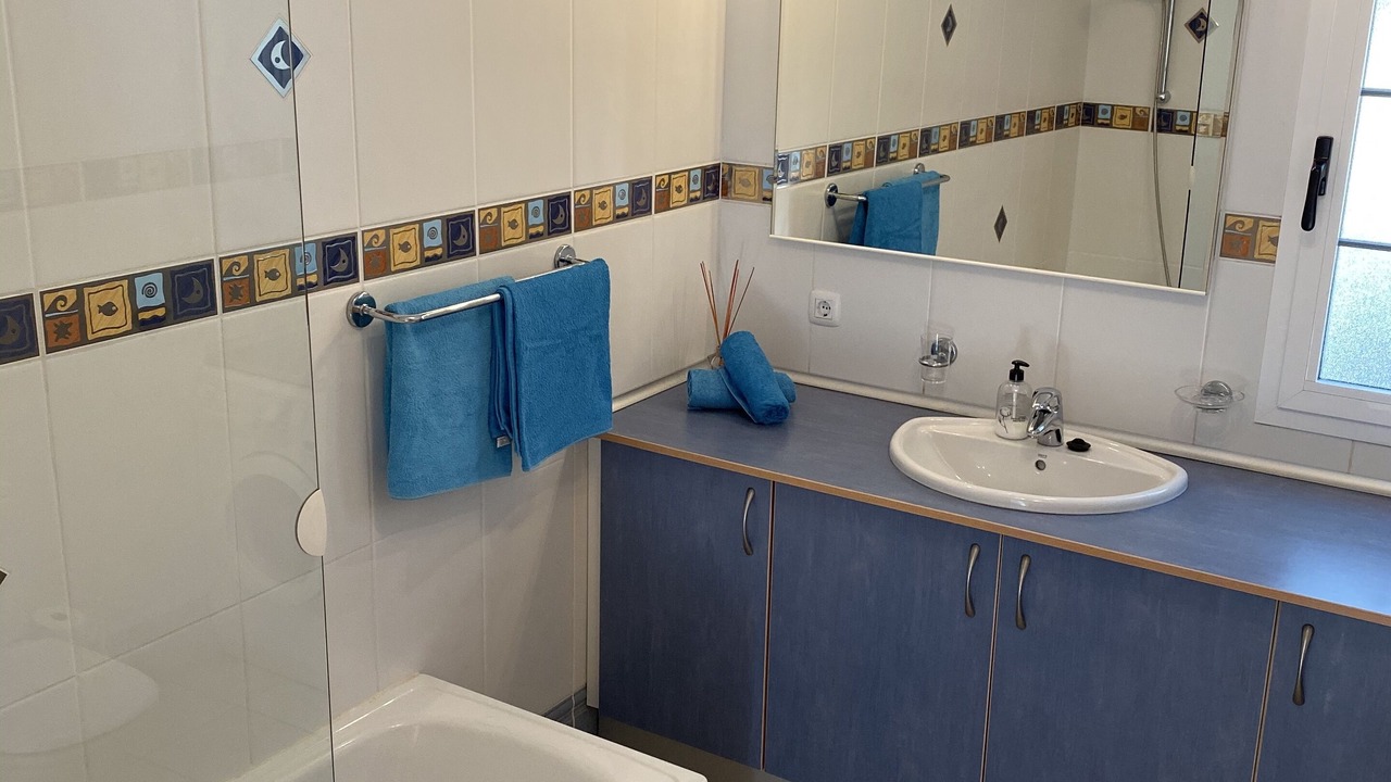 Photo of Bathroom in Triquivijate