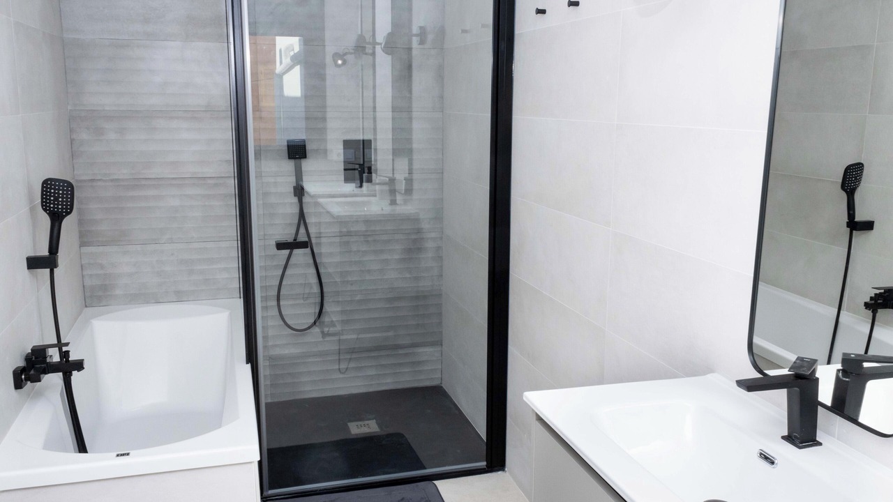 Photo of Bathroom in Vista de los Angeles-Rumina