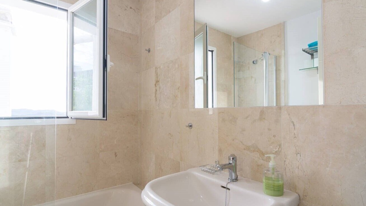 Photo of Bathroom in Benagalbon
