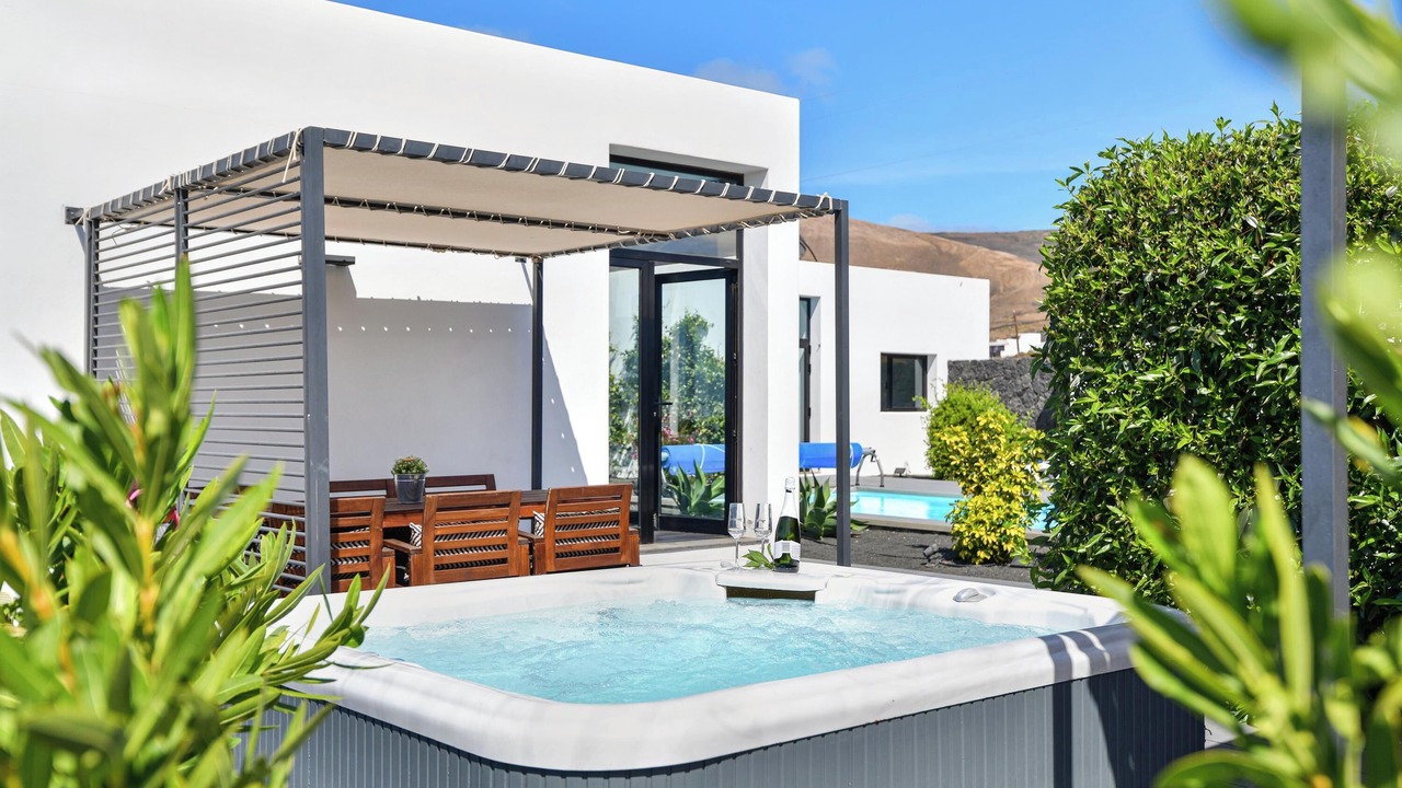Photo of Patio Balcony in Macher