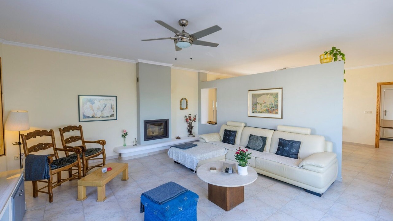 Photo of Livingroom in Salinas