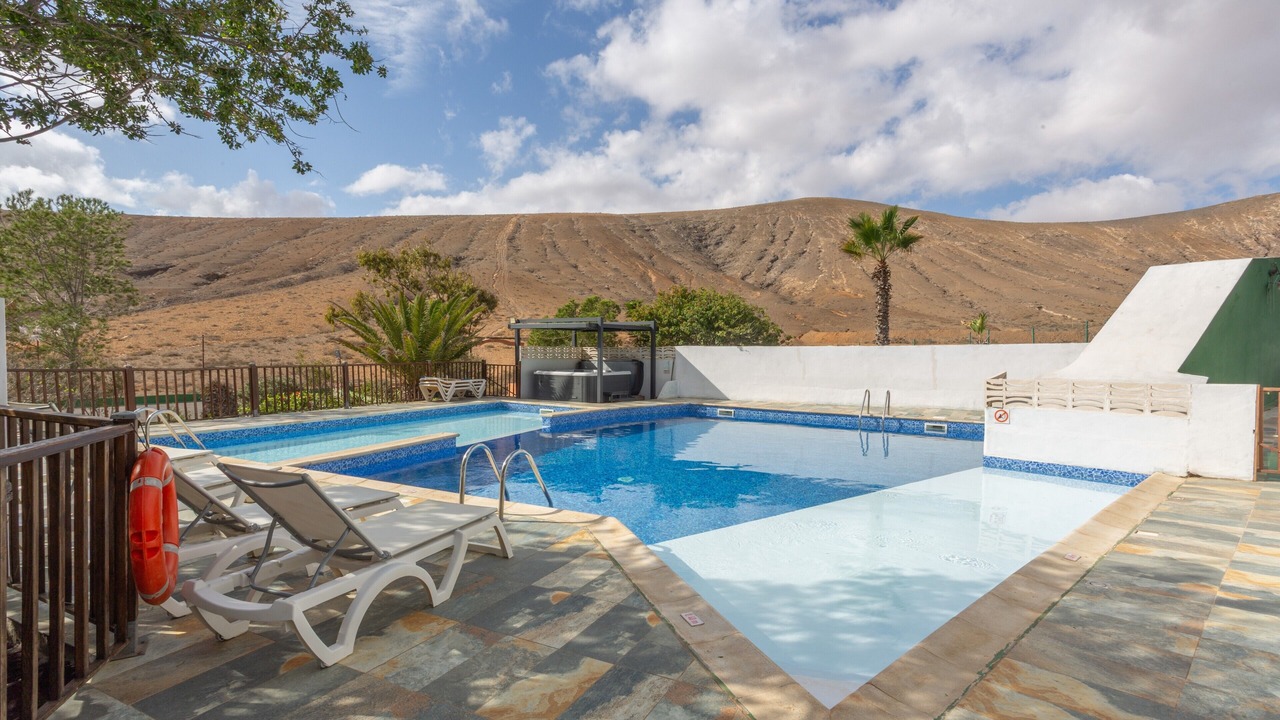 Photo of Outdoor in Tetir