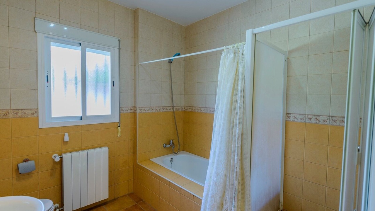Photo of Bathroom in Arenas